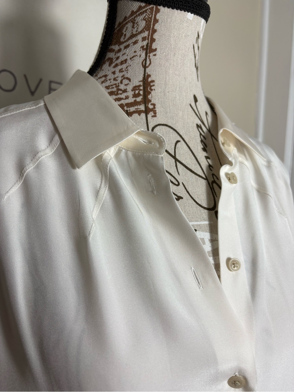 ATM 100% Silk Ecru Button Front Blouse Top L NWT Luxury Minimalist - Picture 3 of 13